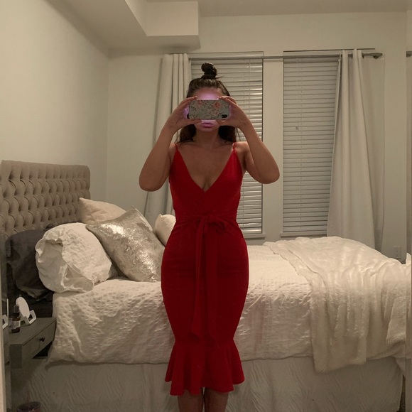 PrettyLittleThing Dresses & Skirts - PLT Peplum dress